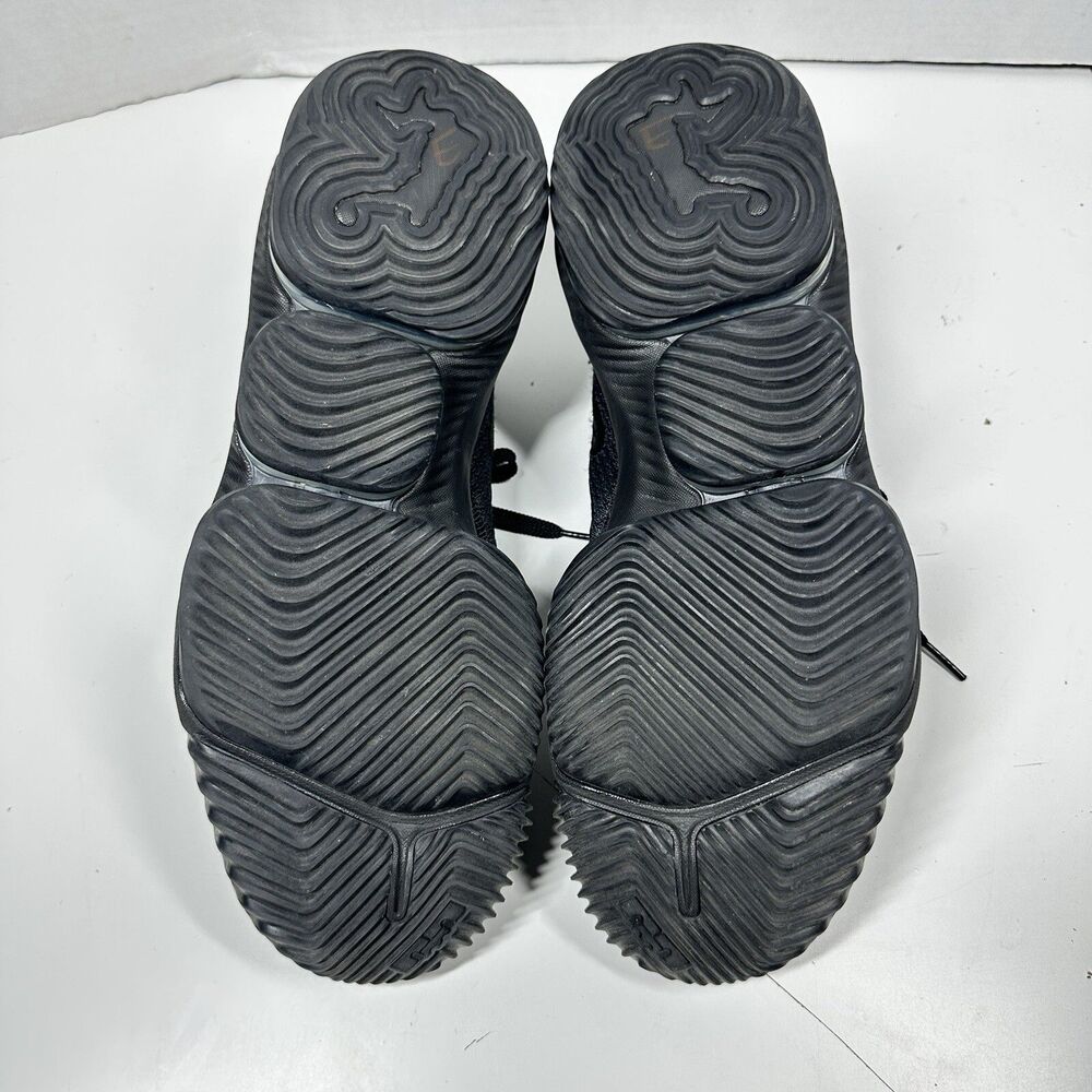 2019 Nike LeBron 16 Low “Triple Black” Size 13 CI2668-002 - Picture 9 of 10